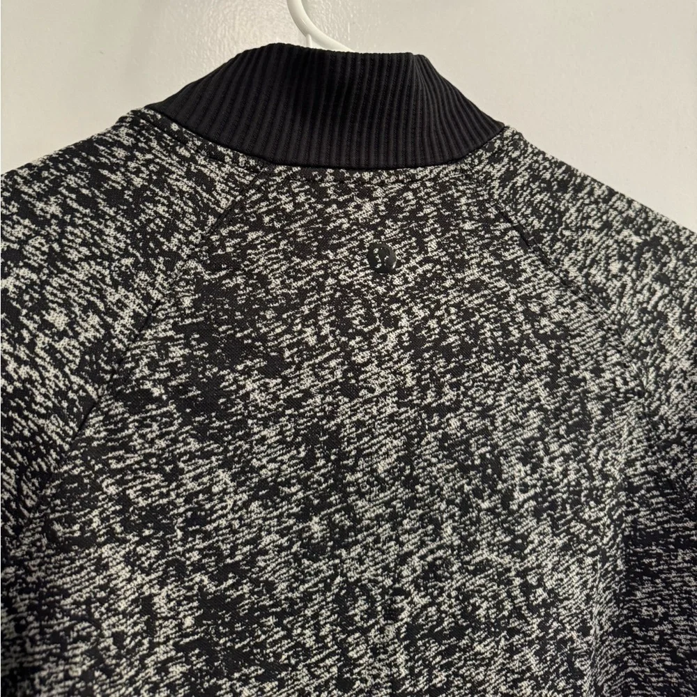 Lululemon Rest Less 1/2 Zip Black White